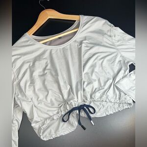 P'tula Women’s Molly Freestyle Cinch Athletic Cropped Top in Gray Size Small EUC